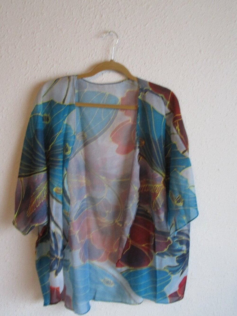 Open front coverup. XL/1X. Sheer large floral pattern w turquoise, maroon tones.
